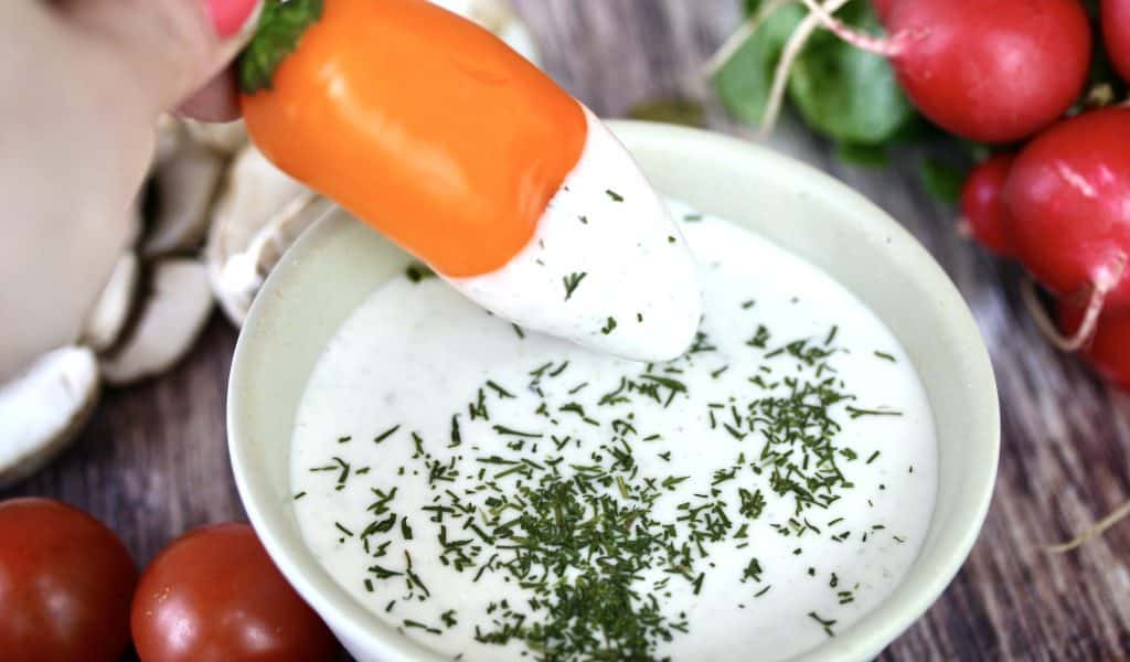 Vegan Ranch Dressing with Pepper