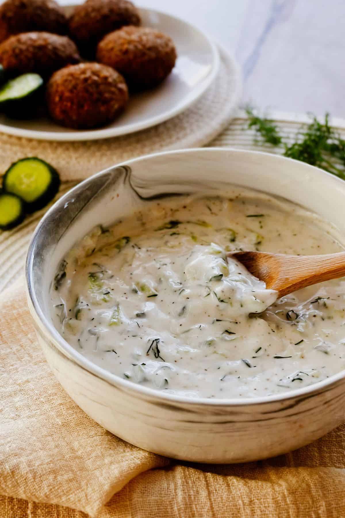 Vegan Tzatziki bowl of vegan tzatziki.