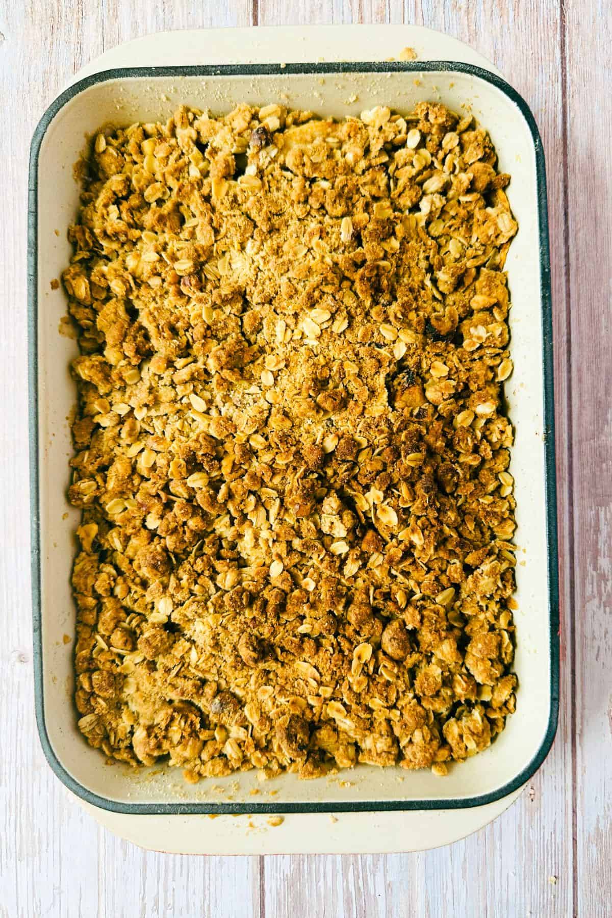 baked vegan apple crisp top view