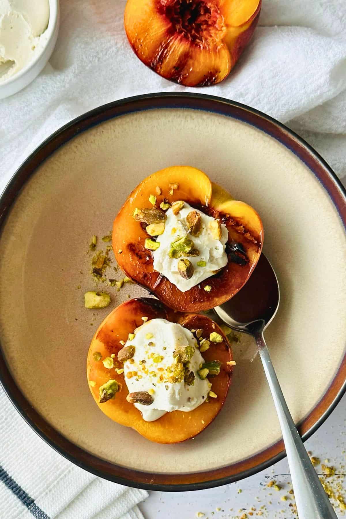 grilled peaches with mascarpone