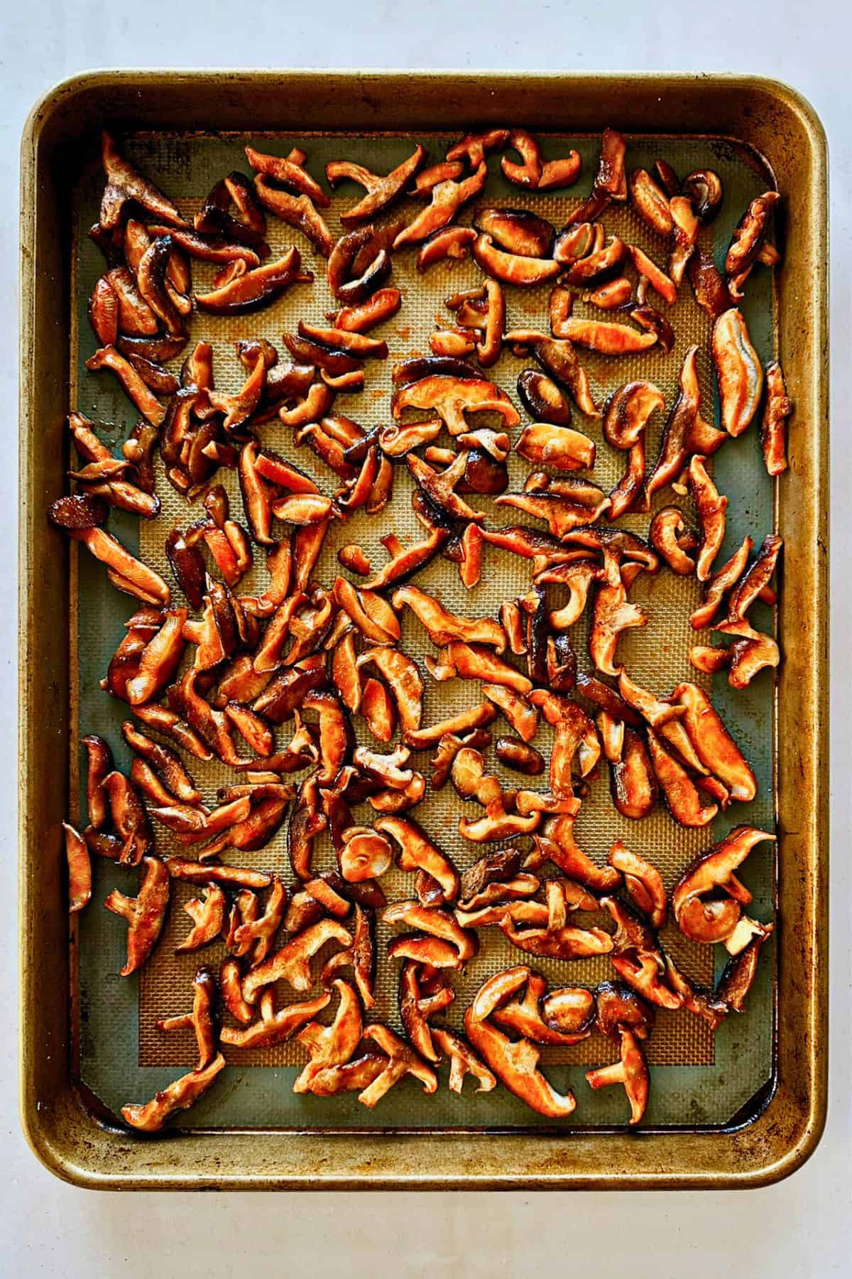 smoky glazed mushrooms in a baking sheet; top view