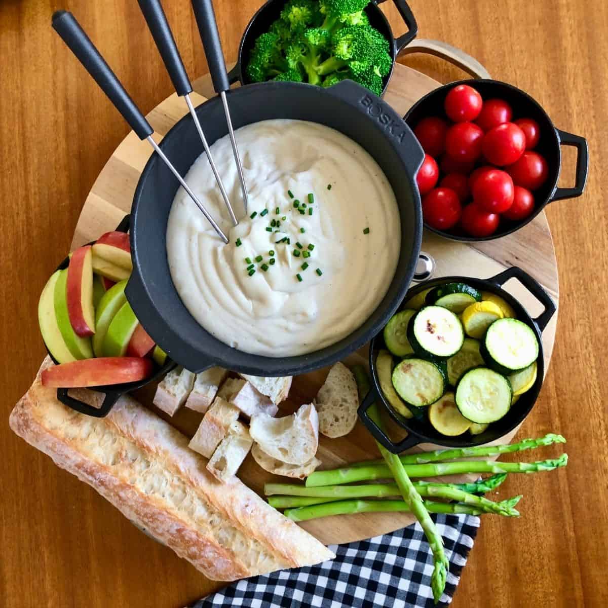 easy-vegan-cheese-fondue-recipe-overhead